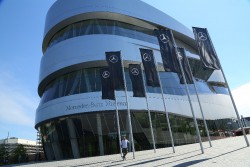 Mercedes-Benz Museum | Stuttgart - Nmecko